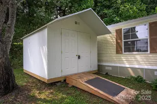 843 Deep Gap Loop Rd, Flat Rock, NC 28731 - Photo 9