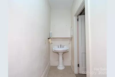 103 E King Street, East Flat Rock, NC 28726 - Photo 17