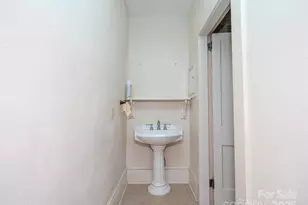 103 E King St, East Flat Rock, NC 28726 - Photo 17