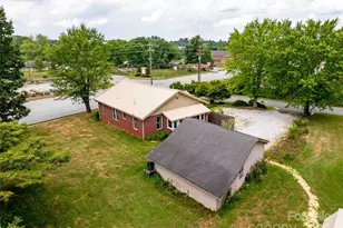 103 E King St, East Flat Rock, NC 28726 - Photo 33