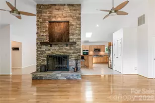 649 Rickel Dr, Hendersonville, NC 28739 - Photo 7