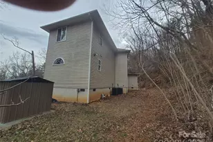 318 Vance Gap Rd, Asheville, NC 28804 - Photo 3