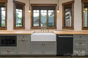 112 Louisa St, Black Mountain, NC 28711 - Photo 7