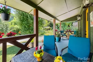 66 Bradley St, Waynesville, NC 28786 - Photo 3