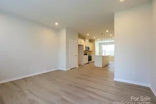 5640 Kingspan Dr, Charlotte, NC 28217 - Photo 5