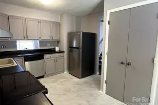 22 Hollybrook Dr, Asheville, NC 28803 - Photo 13