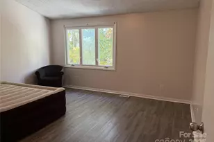 22 Hollybrook Dr, Asheville, NC 28803 - Photo 17