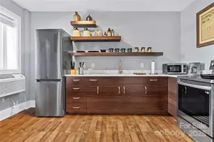 538 N Main St, Hendersonville, NC 28792 - Photo 9