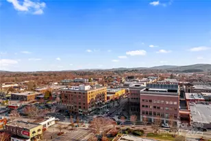 538 N Main St, Hendersonville, NC 28792 - Photo 25