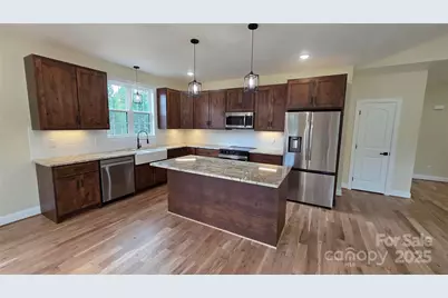 1060 Hawksbill Drive, Morganton, NC 28655 - Photo 3