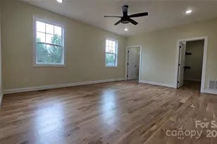 1060 Hawksbill Dr, Morganton, NC 28655 - Photo 11