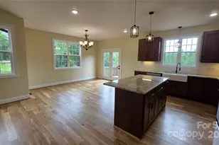 1060 Hawksbill Dr, Morganton, NC 28655 - Photo 5