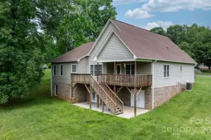 1263 Waterford Dr, Hickory, NC 28602 - Photo 37