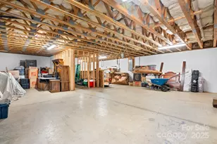 1263 Waterford Dr, Hickory, NC 28602 - Photo 29