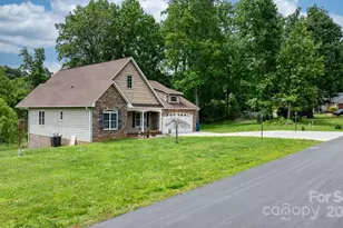 1263 Waterford Dr, Hickory, NC 28602 - Photo 35