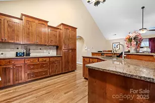 1263 Waterford Dr, Hickory, NC 28602 - Photo 9