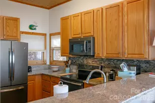 30 Club Villa Ct, Burnsville, NC 28714 - Photo 11