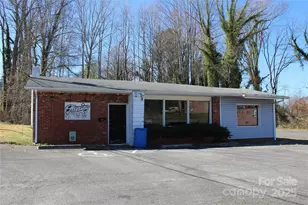 725 E Union Street E, Morganton, NC 28655 - Photo 1