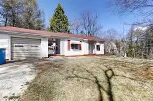 11 Season Ln, Asheville, NC 28805 - Photo 3