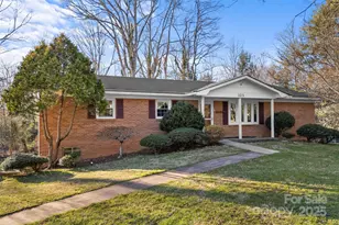 123 Castleton Ln, Hendersonville, NC 28791 - Photo 1