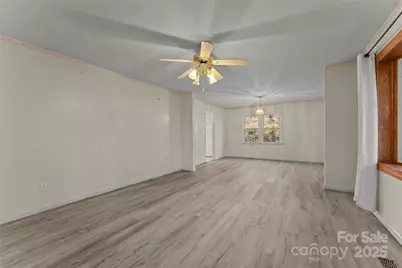 123 Castleton Lane, Hendersonville, NC 28791 - Photo 3