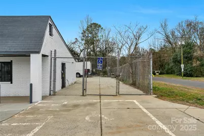 2215 West Boulevard, Charlotte, NC 28208 - Photo 5