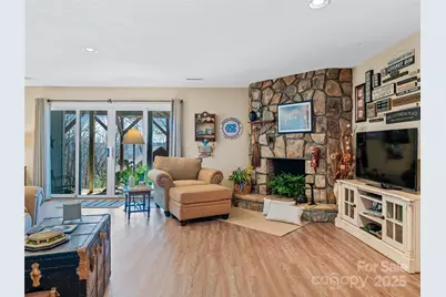 288 Hawks Point Drive, Zirconia, NC 28790 - Photo 23