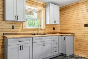 137 Red Maple Ln, Burnsville, NC 28714 - Photo 3