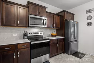 111 Buoy Ln, Statesville, NC 28677 - Photo 9