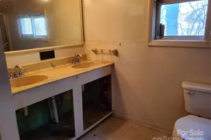 28 Plemmons St, Canton, NC 28716 - Photo 7