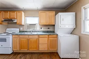 2 Evergreen Ave, Asheville, NC 28806 - Photo 3