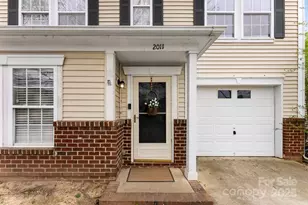 2011 Dunsmore Ln, Waxhaw, NC 28173 - Photo 5