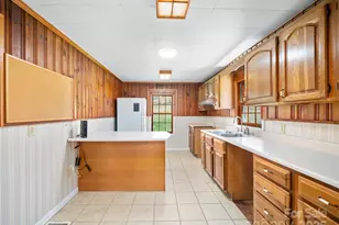 384 Flat Creek Rd, Fairview, NC 28730 - Photo 17