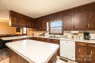 1221 Connelly Springs Rd, Lenoir, NC 28645 - Photo 31