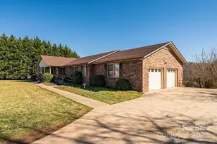 1221 Connelly Springs Rd, Lenoir, NC 28645 - Photo 5