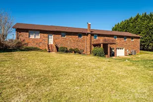 1221 Connelly Springs Rd, Lenoir, NC 28645 - Photo 11