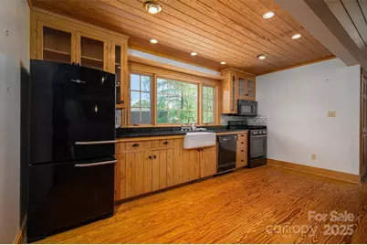 418 3rd Street NE, Hickory, NC 28601 - Photo 31