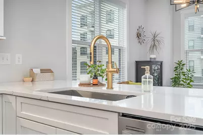 631 W Tremont Avenue, Charlotte, NC 28203 - Photo 17