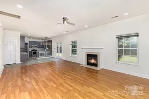 10429 Madison Park Dr, Charlotte, NC 28269 - Photo 11