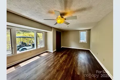 145 Townhouse Drive, Burnsville, NC 28714 - Photo 15