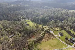 425 Nelson Valley Ln, Hendersonville, NC 28739 - Photo 3