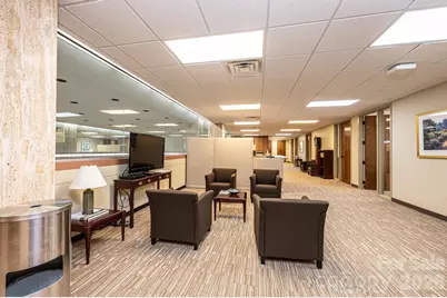 200 1st Avenue NW, Hickory, NC 28601 - Photo 17