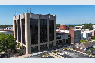 200 1st Avenue NW, Hickory, NC 28601 - Photo 5