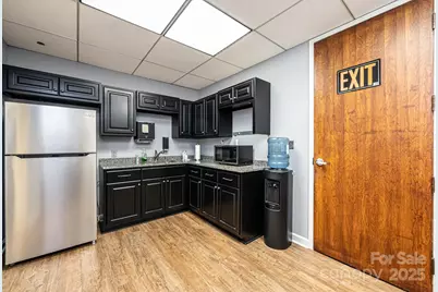 200 1st Avenue NW, Hickory, NC 28601 - Photo 23