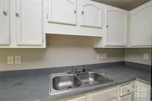 6020 Running Deer Rd, Charlotte, NC 28214 - Photo 17