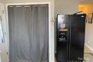 1474 Holiday Dr, Hendersonville, NC 28739 - Photo 11