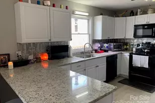 1474 Holiday Dr, Hendersonville, NC 28739 - Photo 7