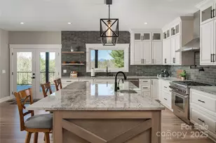 1555 Royal Ln, Lenoir, NC 28645 - Photo 9