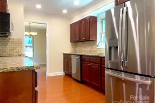 211 Worthington St, Shelby, NC 28150 - Photo 5