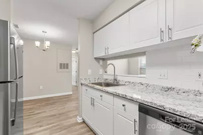 3146 Baroda Lane #D, Charlotte, NC 28269 - Photo 5